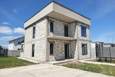 Casă cu Teren 470 Mp în Șimnicu de Sus - 2