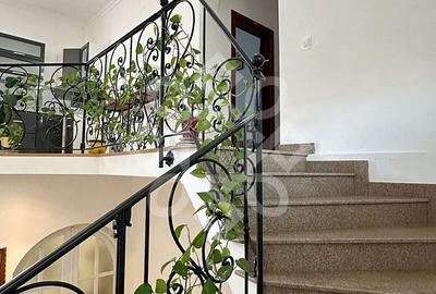 Casa cu 5 camere la curte comuna, ultracentral in Oradea - 2