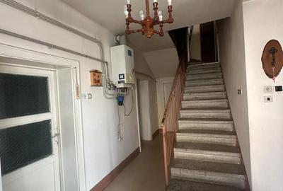 Casă cu 5 camere decomandat cu Teren 252 Mp în Solidarității - 14