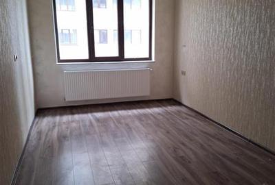 Apartament cu 2 camere decomandat în Tractorul - 22