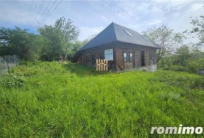 Casă cu 4 camere cu Teren 429 Mp în Cacica