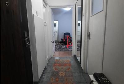 Apartament cu 3 camere semidecomandat în Gara de Nord - 9