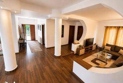 Casă cu 6 camere cu Teren 1000 Mp în Podu Roș - 15
