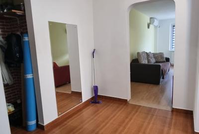 Ocazie ! Str Ionescu Gheorghe - metrou Ap Patriei -8 min - 3 camere Ocazie ! Str Ionescu Gheorghe - metrou Ap Patriei -8 min - 3 camere - 8