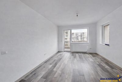 Apartament cu 3 camere decomandat în Tractorul - 3
