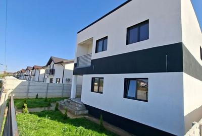 Casă individuală cu 4 camere cu Canalizare în Central - 3