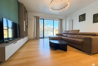 Apartament cu 3 camere în Aviatorilor