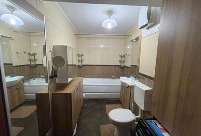 Apartament cu 3 camere în 1 Mai - 2
