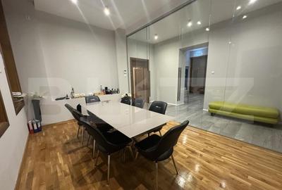 Spațiu comercial, de 178 mp, în Central - 3