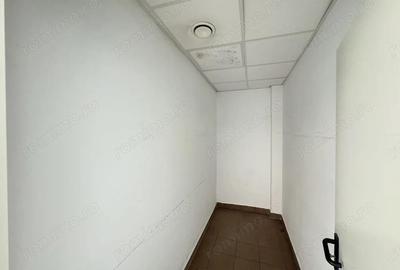 Spațiu comercial, de 360 mp, în Șega - 8