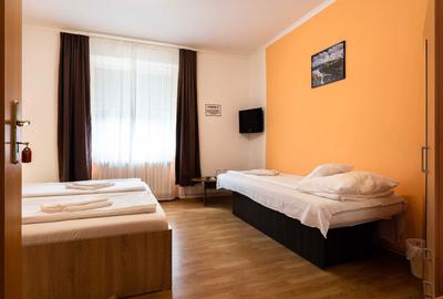 Casă cu 4 camere cu Teren 219 Mp în Central - 3