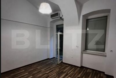 Spațiu comercial, de 20 mp, în Central - 3