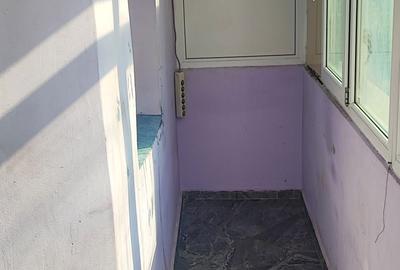 Apartament cu 3 camere decomandat în Alexandru cel Bun