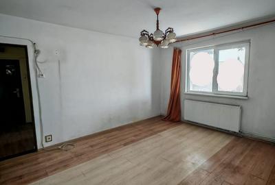 Apartament 2 camere,parter,semidecomandat,zona Coca Cola - 10