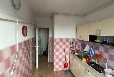 Apartament cu 2 camere decomandat în Casa de Cultură - 3