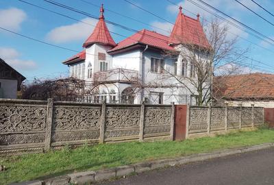 Casă cu 6 camere în Central - 1