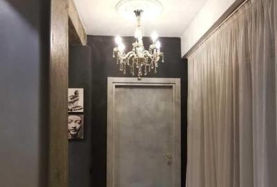 Apartament cu 3 camere decomandat, mobilat în Faleza Nord