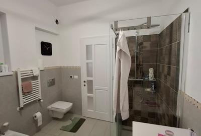 Ocazie!!!  Blascovici – Casa 8  camere - Proiect  2  Familii - 12