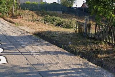 Teren de 1300 mp, în Gura Văii - 2