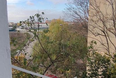 Garsonieră semidecomandată în Olimpia-Stadion - 2