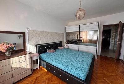 Apartament cu 2 camere decomandat în P-ța Unirii - 1