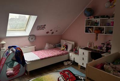 Casă cu 4 camere în Central - 1