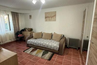 Garsoniera de vanzare Zona Pia?a Moldovei, Str. Fulger - 2