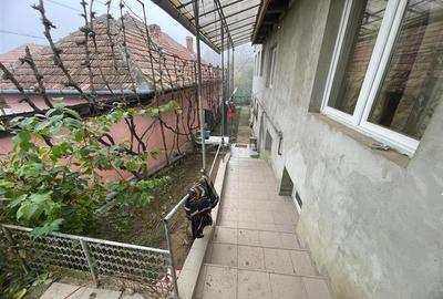 Casa individuala cu 6 camere si 3 bai si 1413 mp teren in Blaj - 2