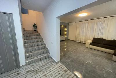 Vanzare casa situata in Targu Jiu, strada Salcamului - 8