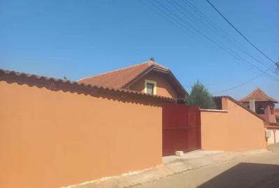 Casă cu 6 camere cu Teren 700 Mp în Dudașu - 2