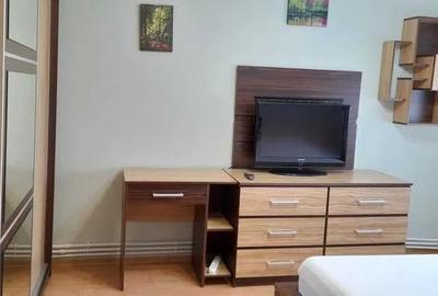 Apartament cu 3 camere de închiriat, zona Inel 1 - 3