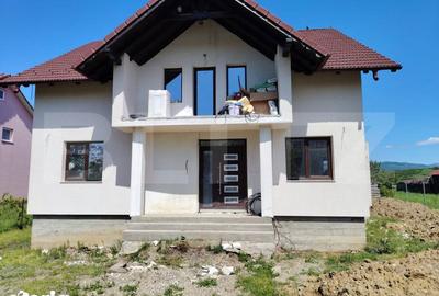 Casă cu 5 camere cu Teren 2400 Mp în Șieu - 8