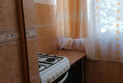 Apartament cu 3 camere decomandat în Decebal - 2
