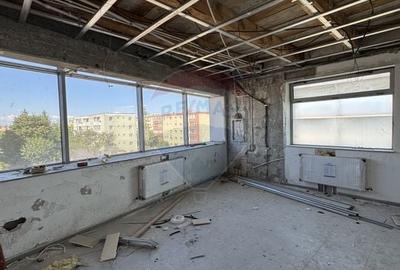 Cladire de 902 mp utili de vanzare, zona Grivitei - DN 13, COMISION 0 - 36