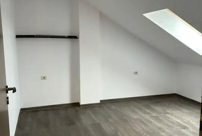 Apartament cu 4 camere semidecomandat în Andronache - 13