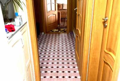 Apartament cu 3 camere decomandat în Capitale - 11