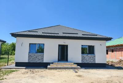 Casă cu 4 camere cu Teren 400 Mp în Crevedia