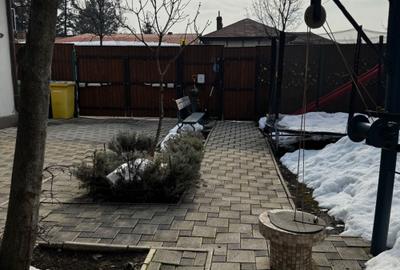 Casă cu 4 camere în Central - 2