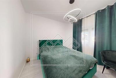 Ap cu 3 camere, balcon, 2 locuri de parcare, mobilat modern - 14