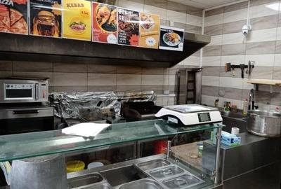 Spațiu comercial, de 370 mp, în 1 Mai - 7