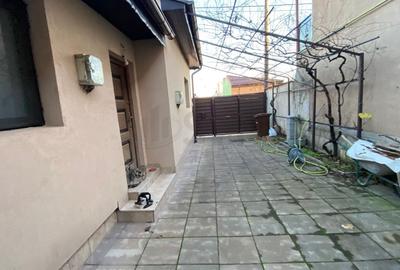 Casă individuală cu 4 camere cu Canalizare în Giulești - 18