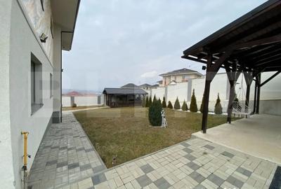 Casă cu 5 camere cu Teren 649 Mp în Someșeni