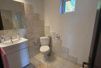 Casă cu 5 camere cu Teren 1500 Mp în Central - 4