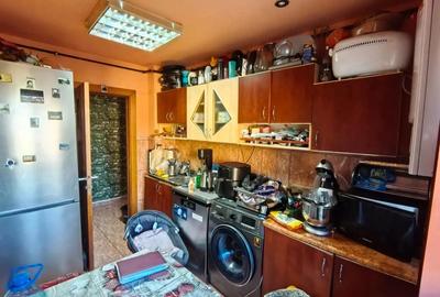 Apartament cu 2 camere semidecomandat, mobilat în Dacia