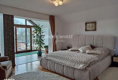 Casă cu 7 camere cu Teren 1100 Mp în Central - 3