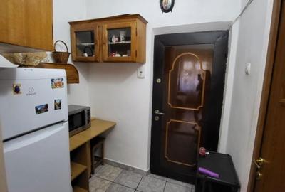 Garsonieră decomandată în Central