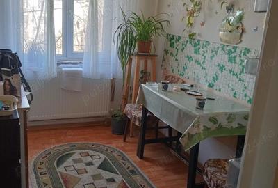Apartament cu 3 camere semidecomandat în Central - 3