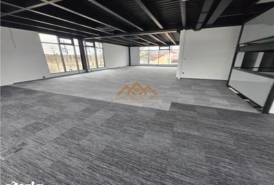 Spațiu comercial, de 1,400 mp, în Central