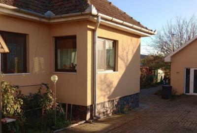 Casă cu 4 camere cu Teren 1215 Mp în Crăciunelu de Jos - 1