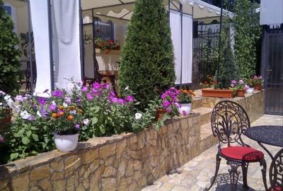 Casă cu 4 camere cu Teren 280 Mp în Central - 1